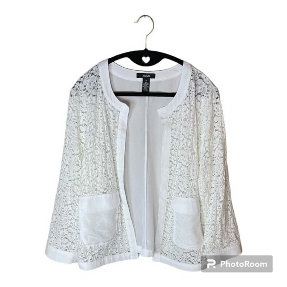 Alfani Floral Lace White Blazer Flap Front with‎ Pockets Open Front Size Medium